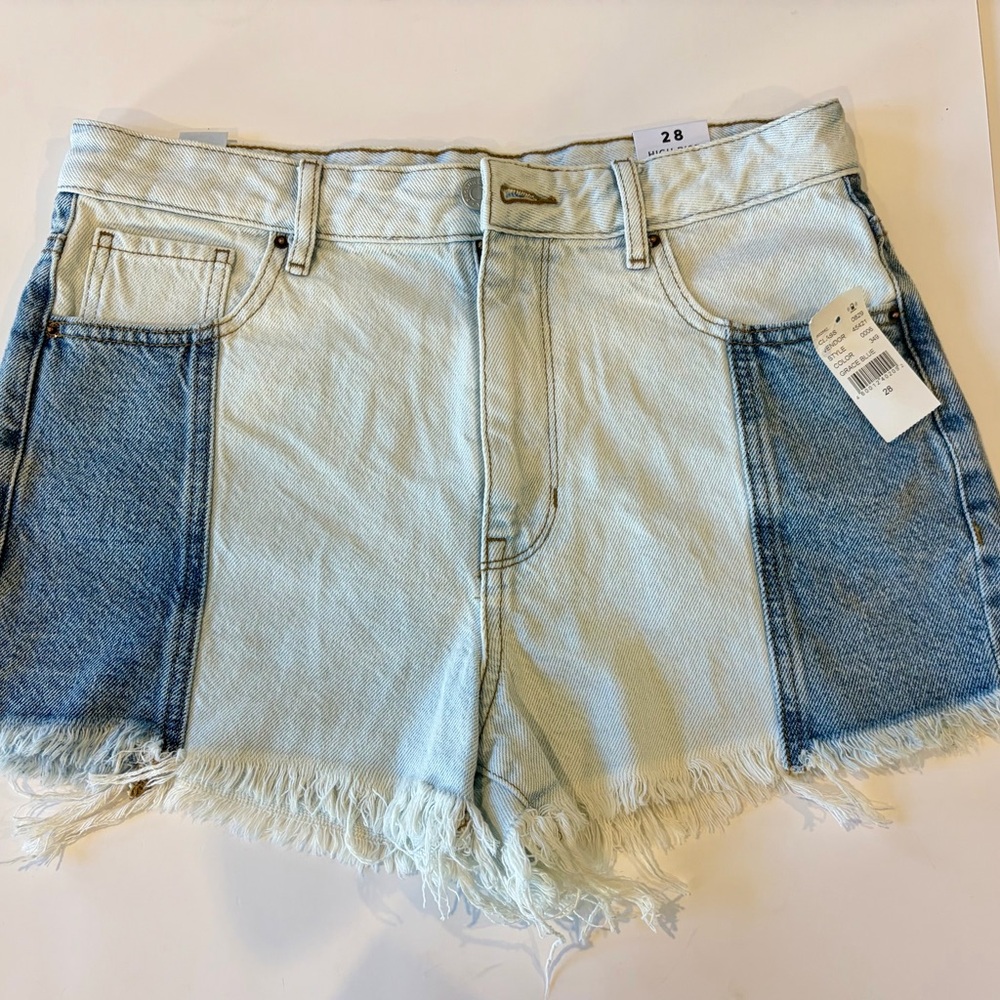 NWT Womens Two Tone Jeans Shorts Size 28